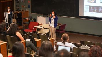 Chen-Nee Chuah presents her research